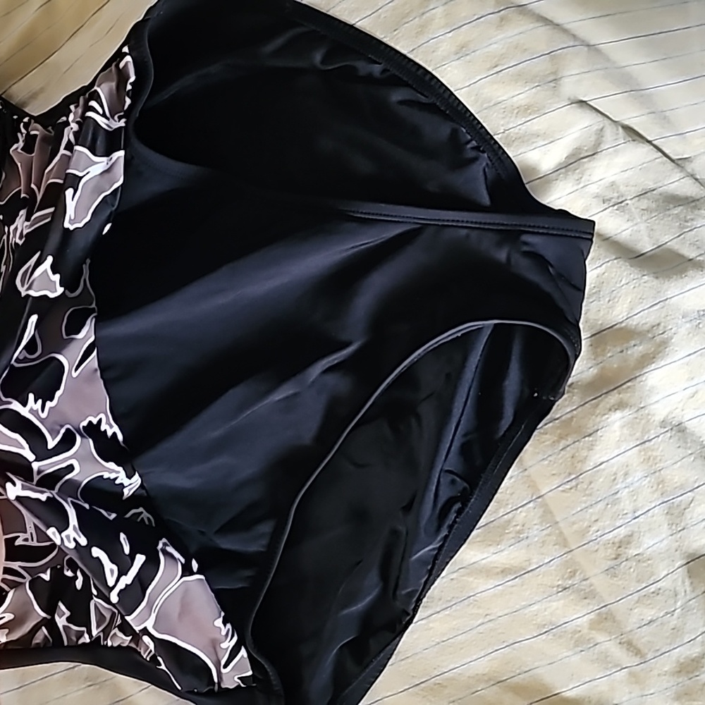Aqua Green Black and brown swimsuit Size XL - Picture 3 of 16